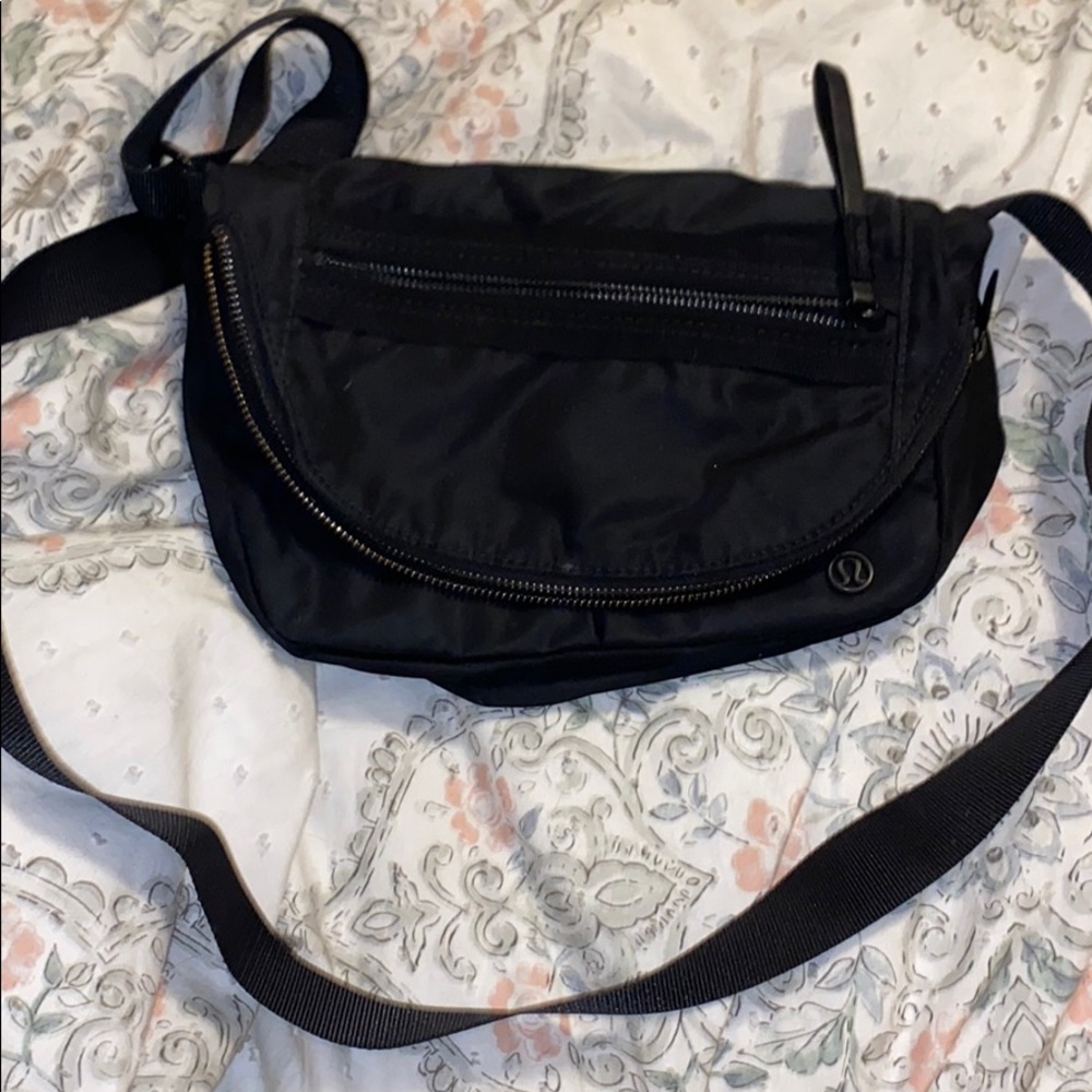 Lululemon 5L Festival bag
